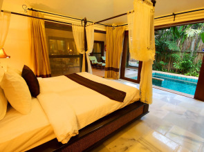 Villa Raya Private Pool Villas Resort