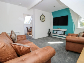 2 Rodgers Mews