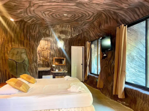19 Degrees Resort