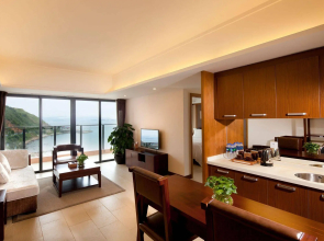 Island Skylight Resort