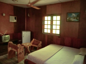 Riverside Beach Chalet