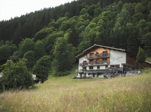 Tanafreida Apartments