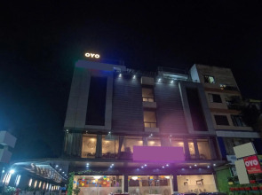 OYO Townhouse 704 Hotel Divya Palace