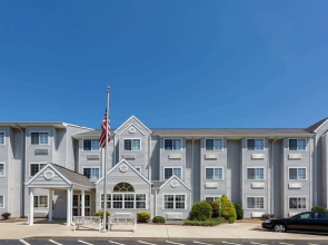 Microtel Inn & Suites by Wyndham Hillsborough