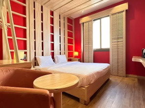 Отель Reflections Hotel