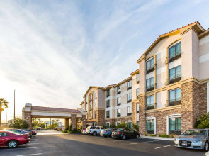 Comfort Inn & Suites Henderson - Las Vegas