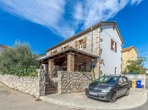 Beautiful Home in Malinska With Wifi and 3 Bedrooms