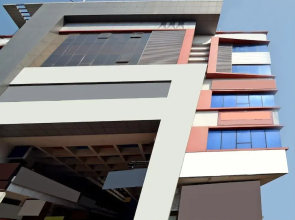 Hotel Majestic Deluxe Lodging by OYO Rooms