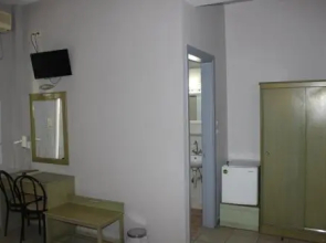 Hotel Avra