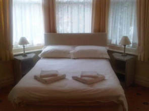 Churchills Hotel
