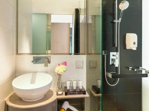 Cosmo Hotel Hong Kong