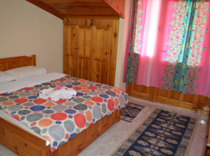 Erasmus Apart Hotel