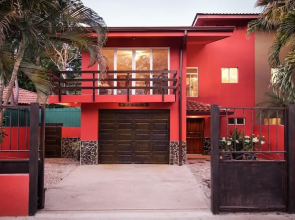 Big private home with pool in Surfside - a short walk from the beach