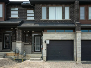 Deluxe Three Bedroom Townhouse