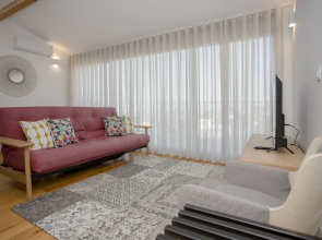 Liiiving - Mezzanine Downtown Balcony