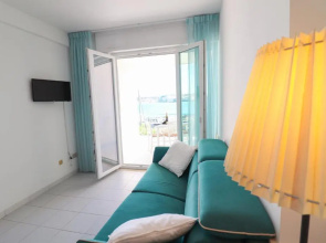 Casa Lucrezia Unique Sea View and Relaxation Near the Historic Centre