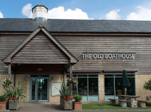 De Vere Cotswold Water Park