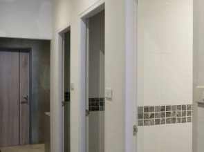 Sleep With Me Bangkok - BTS Phra Khanong