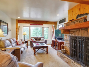 Hot Tub + Game Room: Fairplay Cabin Near Hiking