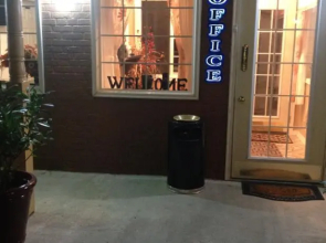 A & E Motel