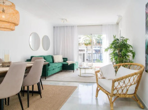 Stylish Penthouse 2 pools & next to beach - RDR204