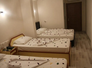Dostlar Hotel