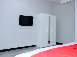 RedDoorz Plus Near Mall Kelapa Gading