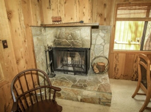 A Big Olympic Getaway 4 Bedroom Apts by RedAwning