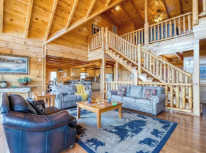 Luxury Cabin w/ Elevator, Theater & Hot Tub Near Dollywood Smoky Vista Lodge