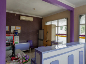 Hotel Ungu by RedDoorz