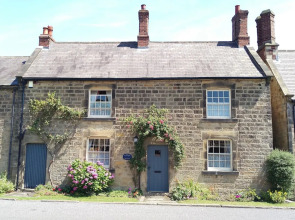 Pathways Holiday Cottage a Delightful 18th Century Stone Cottage in Derbyshire