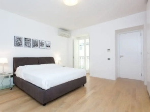 Palazzo Moncada Apartment