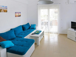 Beautiful Apartment in Sukosan With Wifi and 2 Bedrooms