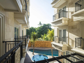 Alron Hotel Kuta Powered by Archipelago