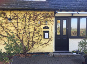 Greenways Lodge Nr Stansted Airport