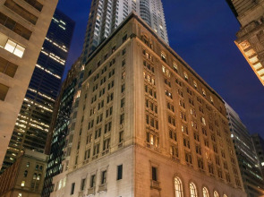 One King West Hotel & Residence