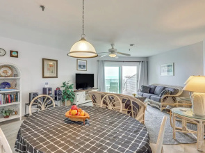Oak Island Beachfront Condo w/ Community Pool