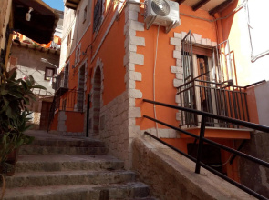 Romantic holiday home in Agrigento with balcony