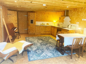 Zen Garden Cottage - Sleeps 2 - Patio & Parking