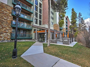 Economical 1 bedroom ski in/out condo just blocks from Main Street sleeps 4