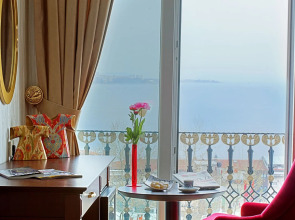 The Magnaura Palace Hotel