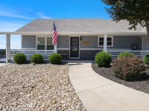 Lakefront Home With Game Room, Firepits & Gazebo at 3MM