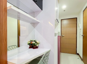 Scenic Studio Apartment At Vida View Makassar