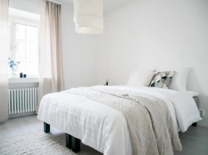 Luminous 2br with free parking & sauna
