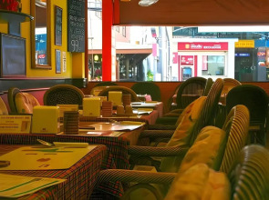 Robin’s Nest Guesthouse & Restaurant