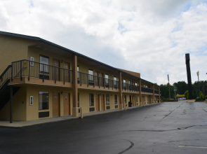 Deluxe Inn Fayetteville - I-95 Exit 49