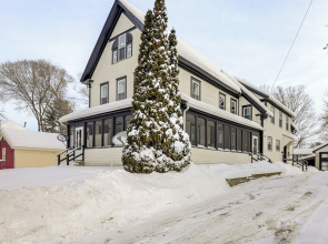 1 Mi to Main Street! Cozy Concord Apartment