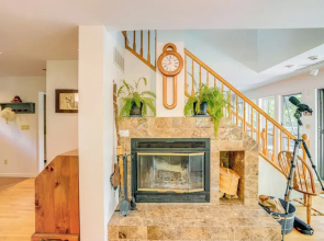 Great Barrington Lakeside Getaway w/ Kayak & Grill