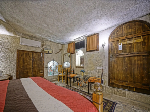 Maccan Cave Hotel