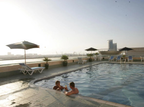 Отель Wescott Plaza Hotel Apartment